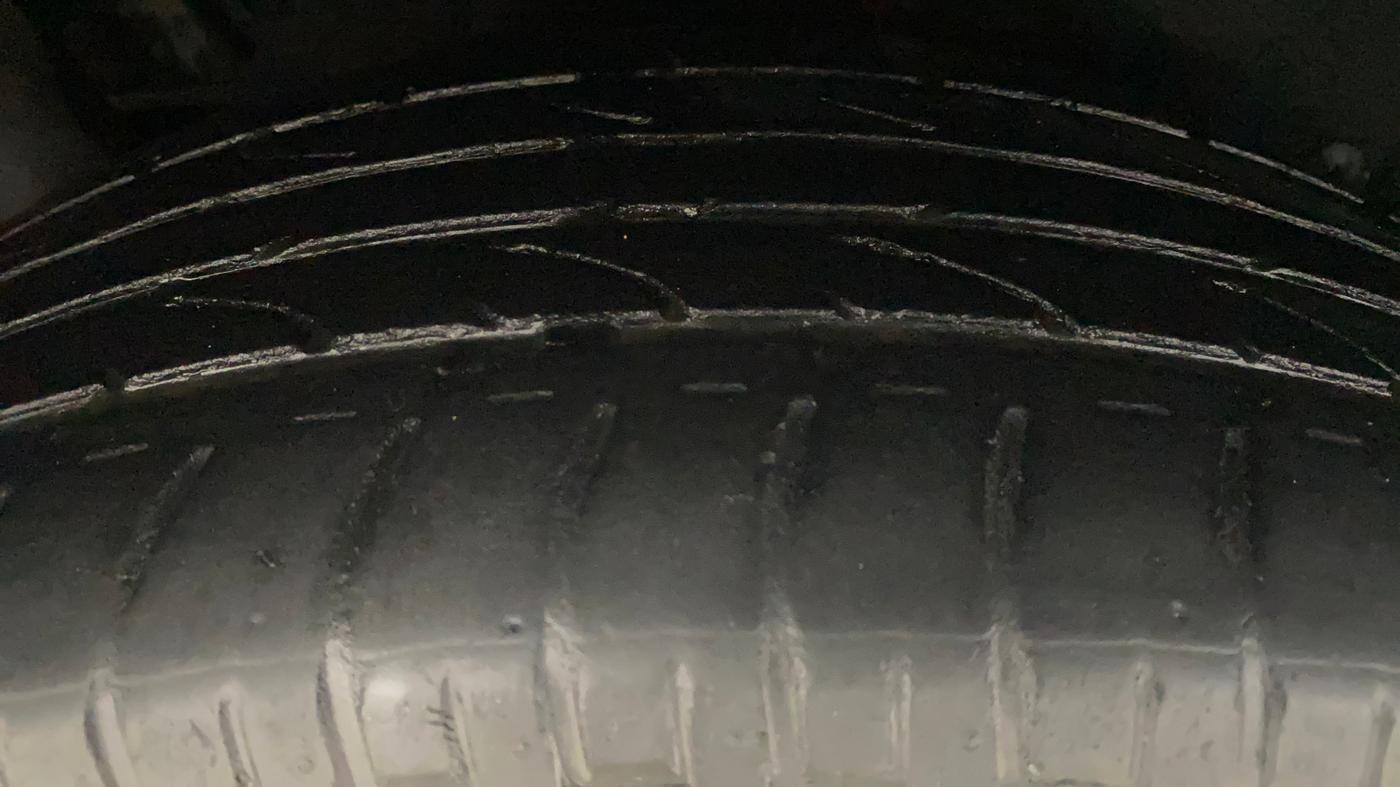 2018 Mahindra MARAZZO M8 7 STR, Diesel, Manual, 49,420 km, Right Rear Tyre Tread