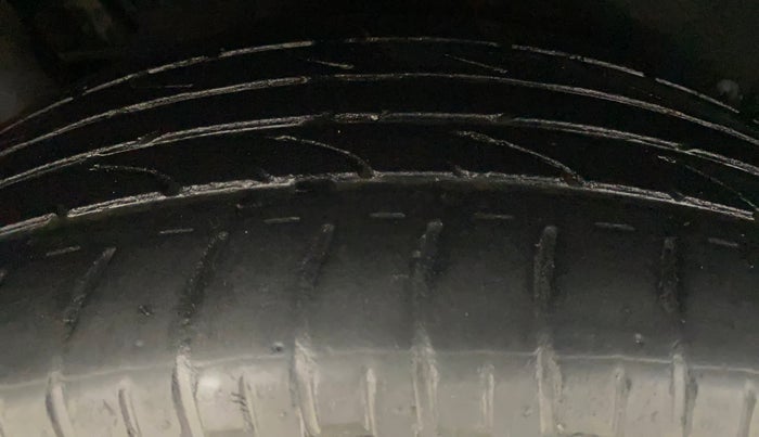 2018 Mahindra MARAZZO M8 7 STR, Diesel, Manual, 49,420 km, Right Rear Tyre Tread