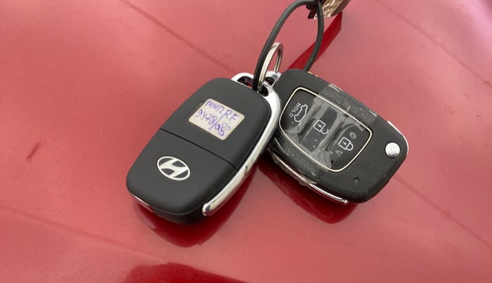 2019 Hyundai Creta E PLUS 1.6 PETROL, Petrol, Manual, 42,410 km, Key Close Up