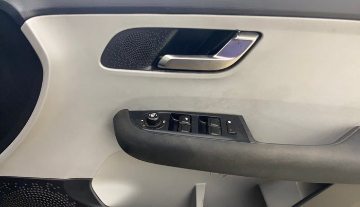 2020 Tata ALTROZ XZ PETROL, CNG, Manual, 80,571 km, Driver Side Door Panels Control
