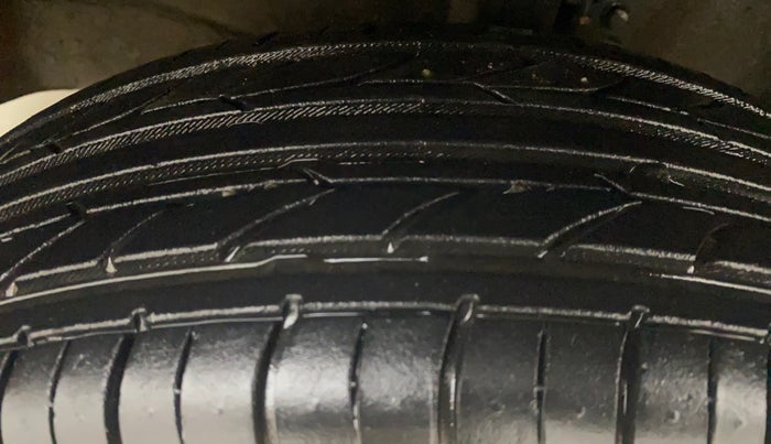 2015 Maruti Wagon R Stingray VXI, Petrol, Manual, 35,413 km, Left Front Tyre Tread