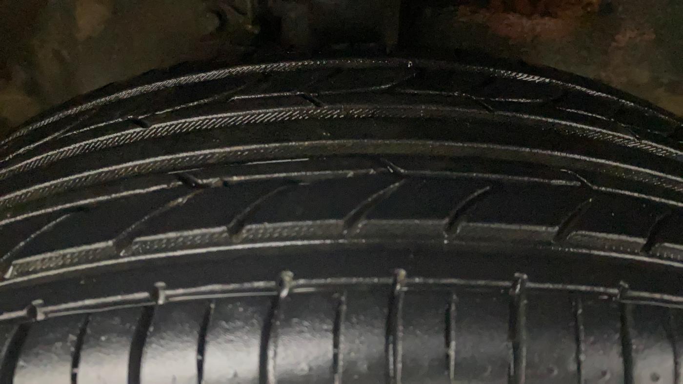 2015 Maruti Wagon R Stingray VXI, Petrol, Manual, 35,413 km, Right Front Tyre Tread
