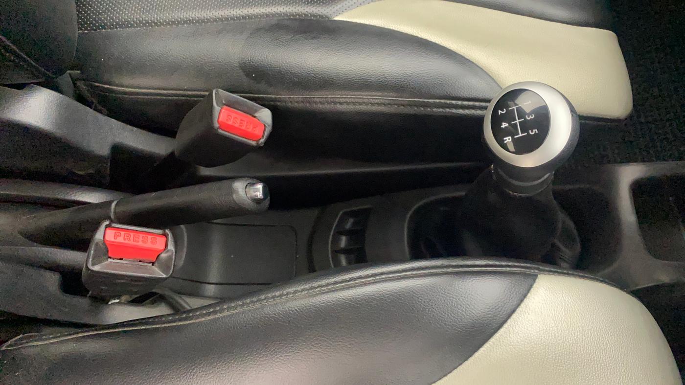2015 Maruti Wagon R Stingray VXI, Petrol, Manual, 35,413 km, Gear Lever