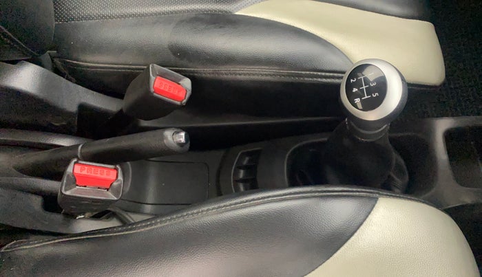 2015 Maruti Wagon R Stingray VXI, Petrol, Manual, 35,413 km, Gear Lever