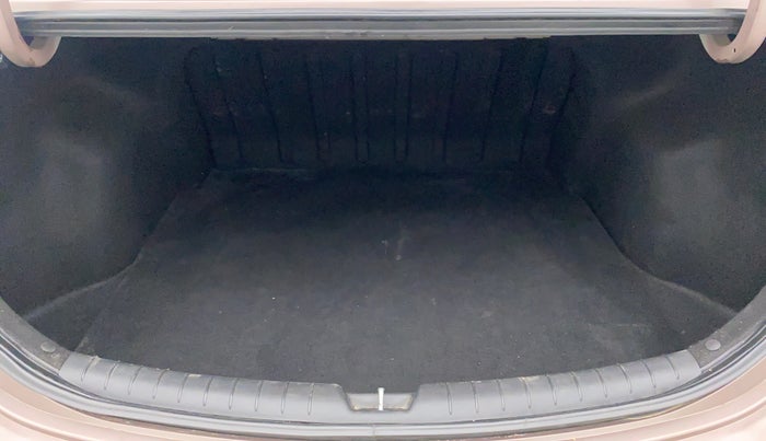 2018 Hyundai Verna 1.6 SX VTVT, Petrol, Manual, 25,995 km, Boot Inside