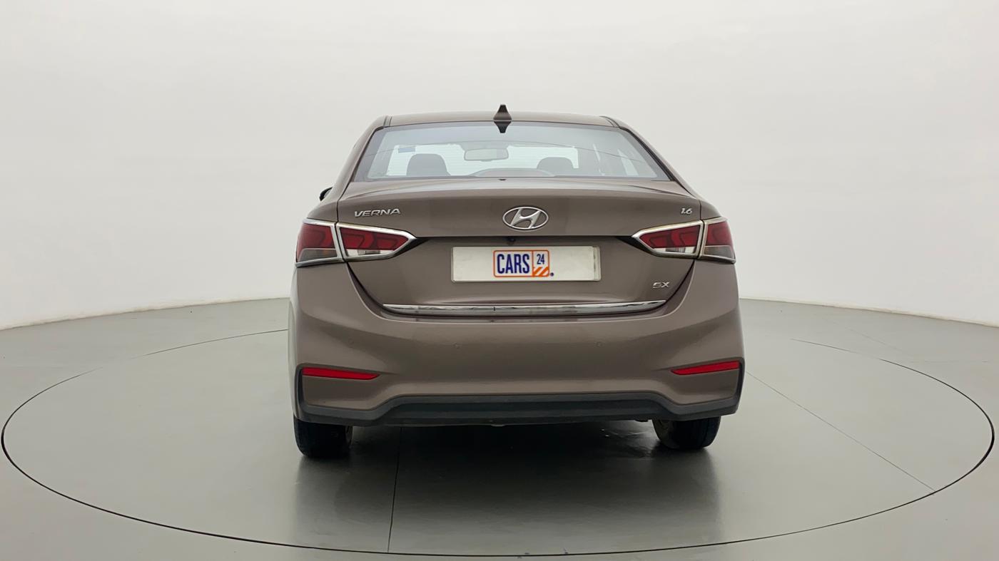 2018 Hyundai Verna 1.6 SX VTVT, Petrol, Manual, 25,995 km, Back/Rear
