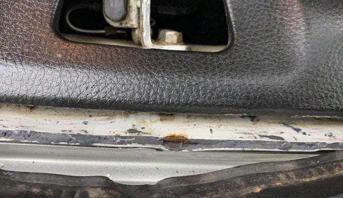 2013 Maruti Swift Dzire VXI, Petrol, Manual, 58,464 km, Dicky (Boot door) - Slightly rusted