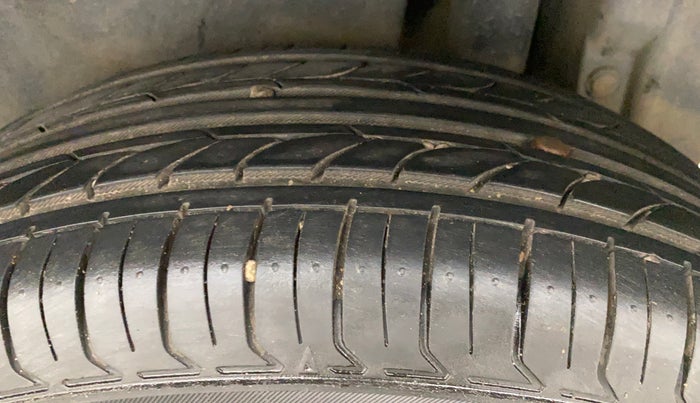 2013 Maruti Swift Dzire VXI, Petrol, Manual, 58,464 km, Left Rear Tyre Tread