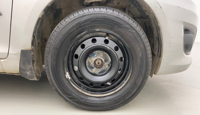 2013 Maruti Swift Dzire VXI, Petrol, Manual, 58,464 km, Right Front Wheel