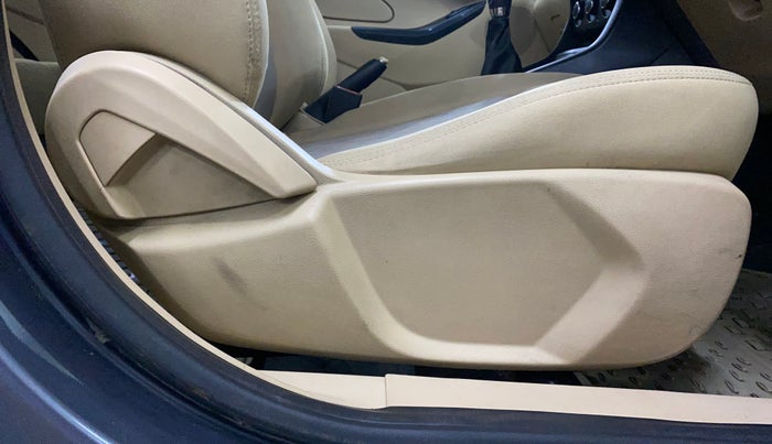 2017 Ford Figo Aspire TREND 1.5 DIESEL, Diesel, Manual, 73,877 km, Driver Side Adjustment Panel