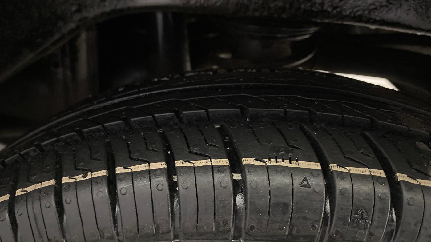 2014 Maruti Alto 800 LXI, Petrol, Manual, 39,612 km, Left Rear Tyre Tread