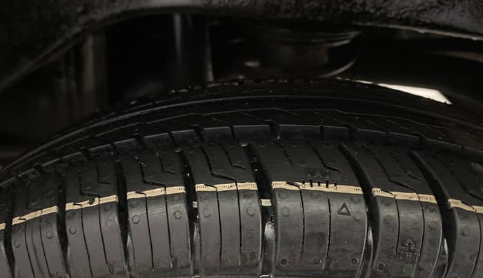 2014 Maruti Alto 800 LXI, Petrol, Manual, 39,612 km, Left Rear Tyre Tread