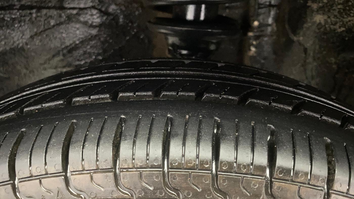 2014 Maruti Alto 800 LXI, Petrol, Manual, 39,612 km, Left Front Tyre Tread