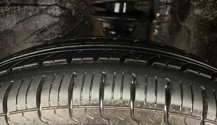 2014 Maruti Alto 800 LXI, Petrol, Manual, 39,612 km, Left Front Tyre Tread
