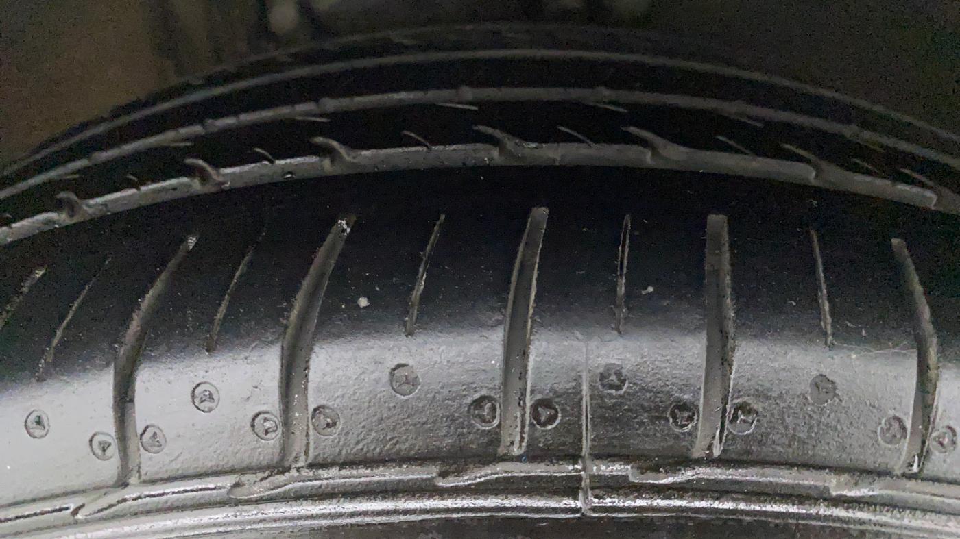 2021 Volkswagen Vento HIGHLINE PLUS 1.0 TSI AT, Petrol, Automatic, 18,837 km, Right Front Tyre Tread