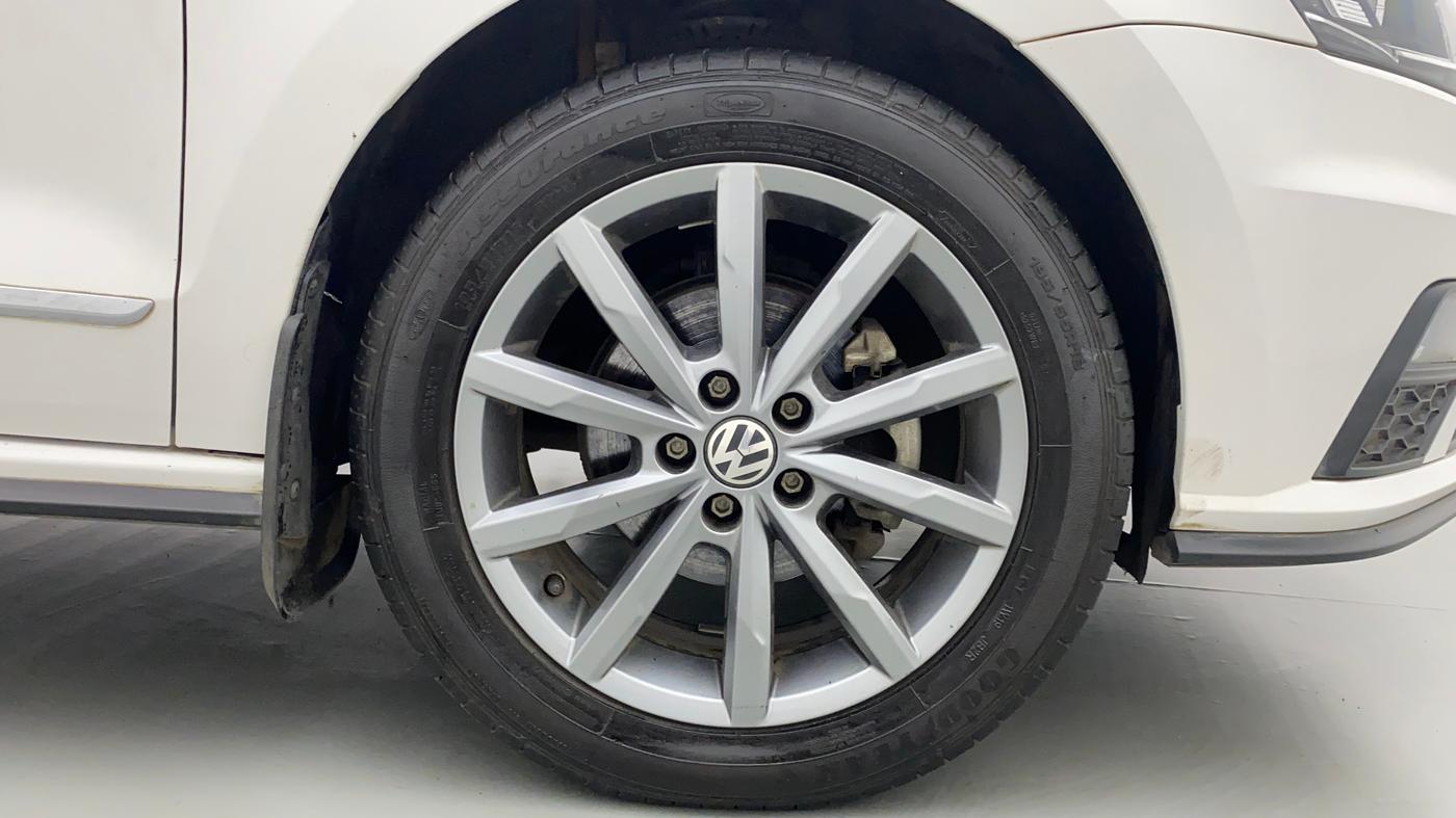 2021 Volkswagen Vento HIGHLINE PLUS 1.0 TSI AT, Petrol, Automatic, 18,837 km, Right Front Wheel