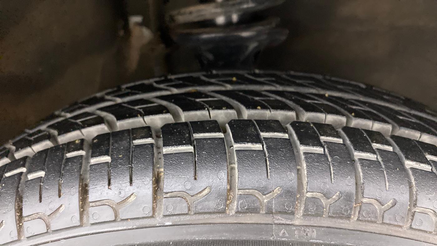 2011 Maruti Zen Estilo LXI, Petrol, Manual, 68,960 km, Right Front Tyre Tread