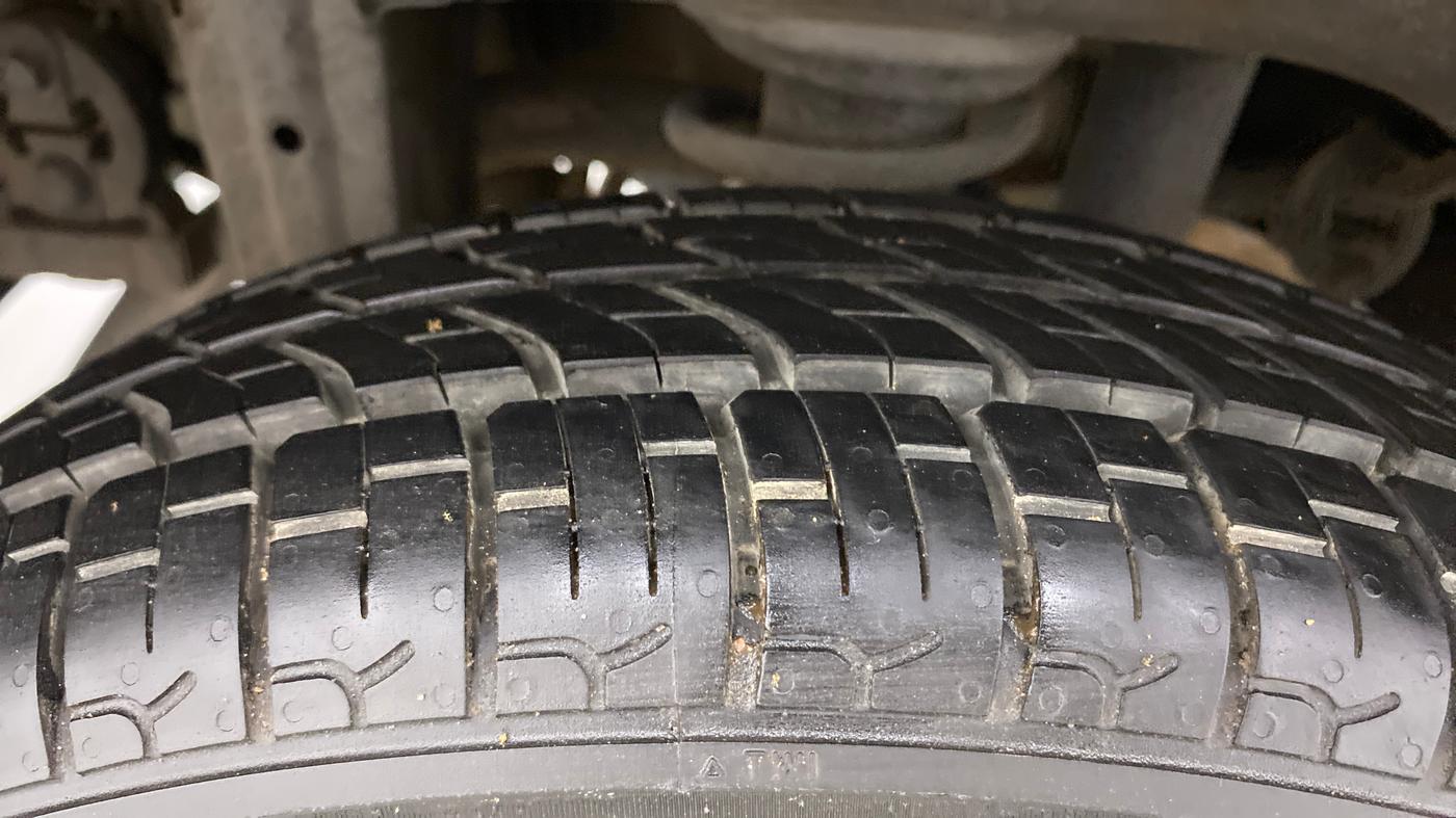 2011 Maruti Zen Estilo LXI, Petrol, Manual, 68,960 km, Right Rear Tyre Tread