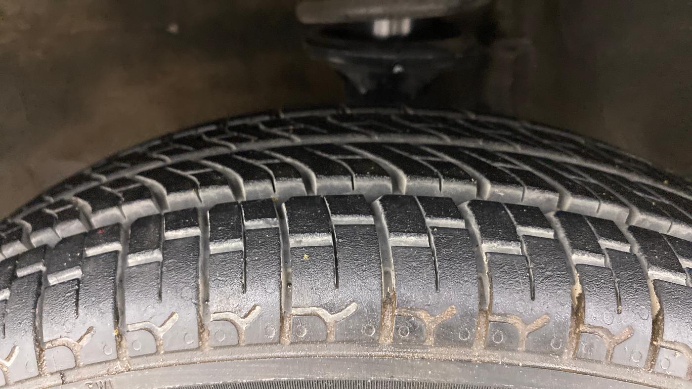 2011 Maruti Zen Estilo LXI, Petrol, Manual, 68,960 km, Left Front Tyre Tread