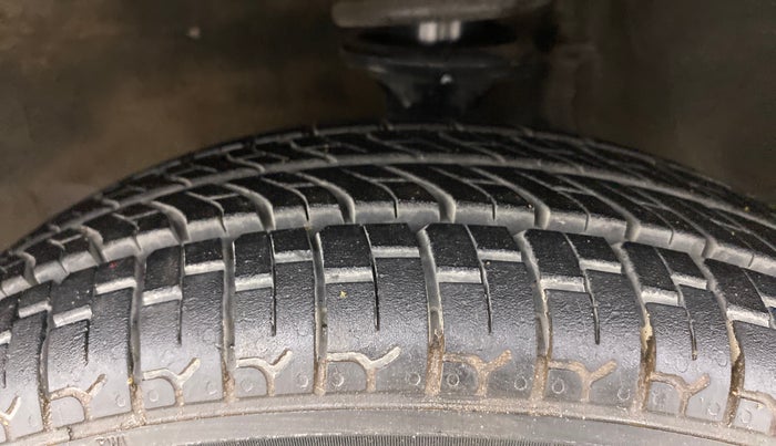 2011 Maruti Zen Estilo LXI, Petrol, Manual, 68,960 km, Left Front Tyre Tread