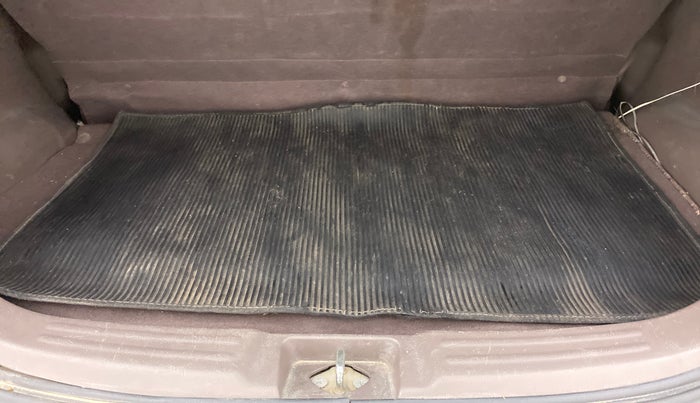 2011 Maruti Zen Estilo LXI, Petrol, Manual, 68,960 km, Boot Inside