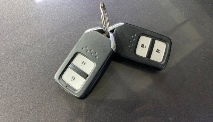 2017 Honda WR-V 1.5L I-DTEC VX MT, Diesel, Manual, 90,859 km, Key Close Up