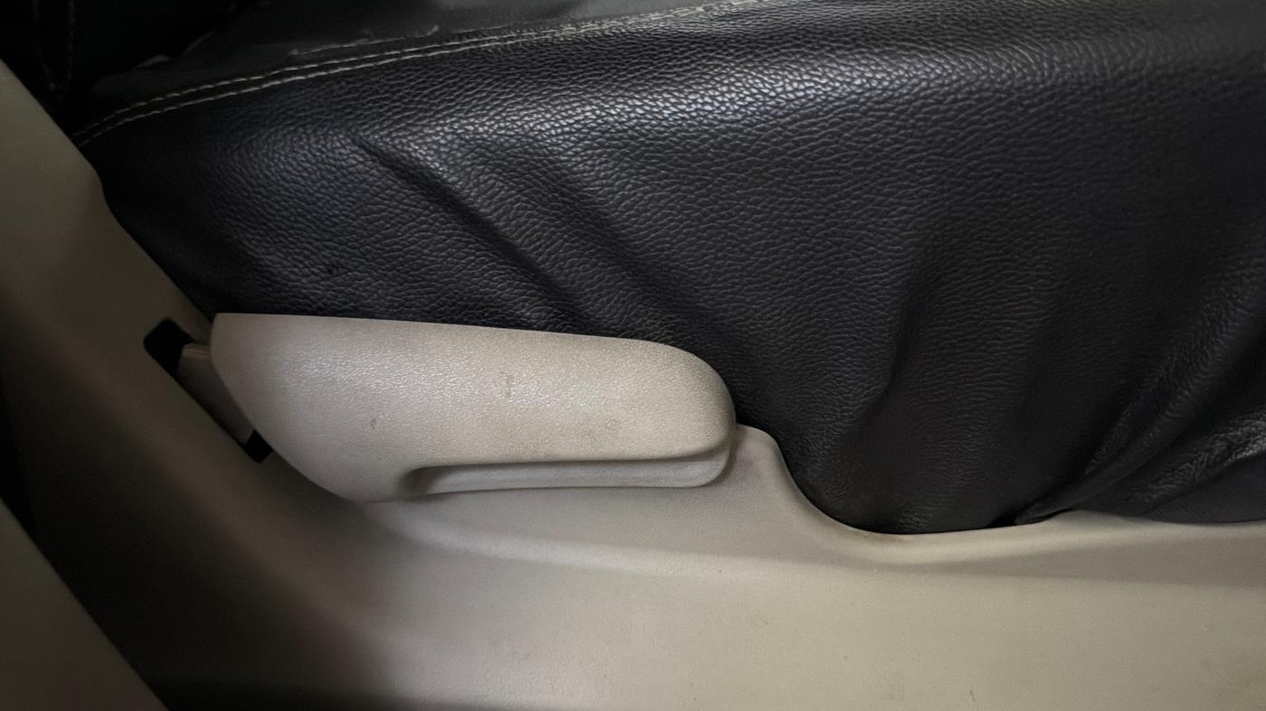 2014 Maruti Celerio VXI AMT, CNG, Automatic, 1,08,443 km, Driver Side Adjustment Panel