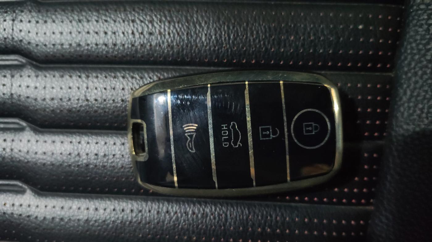 2020 KIA SONET GTX PLUS 1.5, Diesel, Manual, 1,10,909 km, Key Close Up