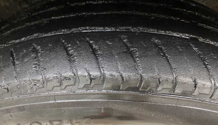 2021 Renault Kiger RXZ TURBO CVT DUAL TONE, Petrol, Automatic, 63,664 km, Left Front Tyre Tread