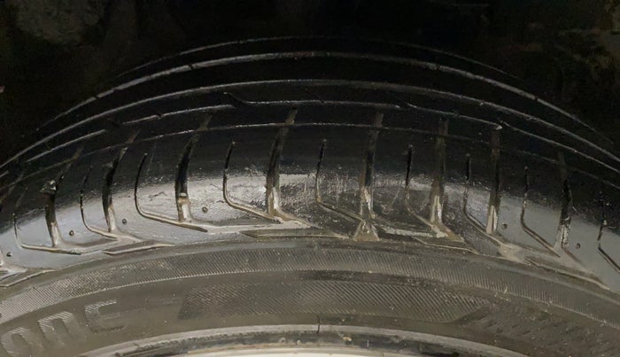 2022 Tata NEXON XM PETROL, Petrol, Manual, 10,355 km, Right Front Tyre Tread