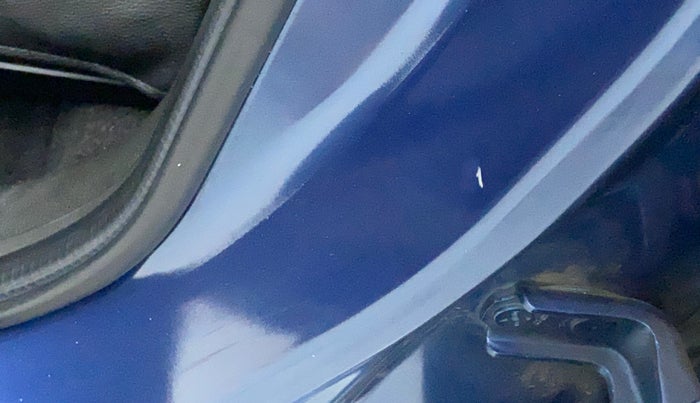 2016 Maruti Baleno DELTA PETROL 1.2, Petrol, Manual, 99,547 km, Left B pillar - Slightly dented