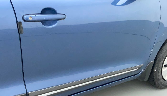 2016 Maruti Baleno DELTA PETROL 1.2, Petrol, Manual, 99,547 km, Driver-side door - Slightly dented