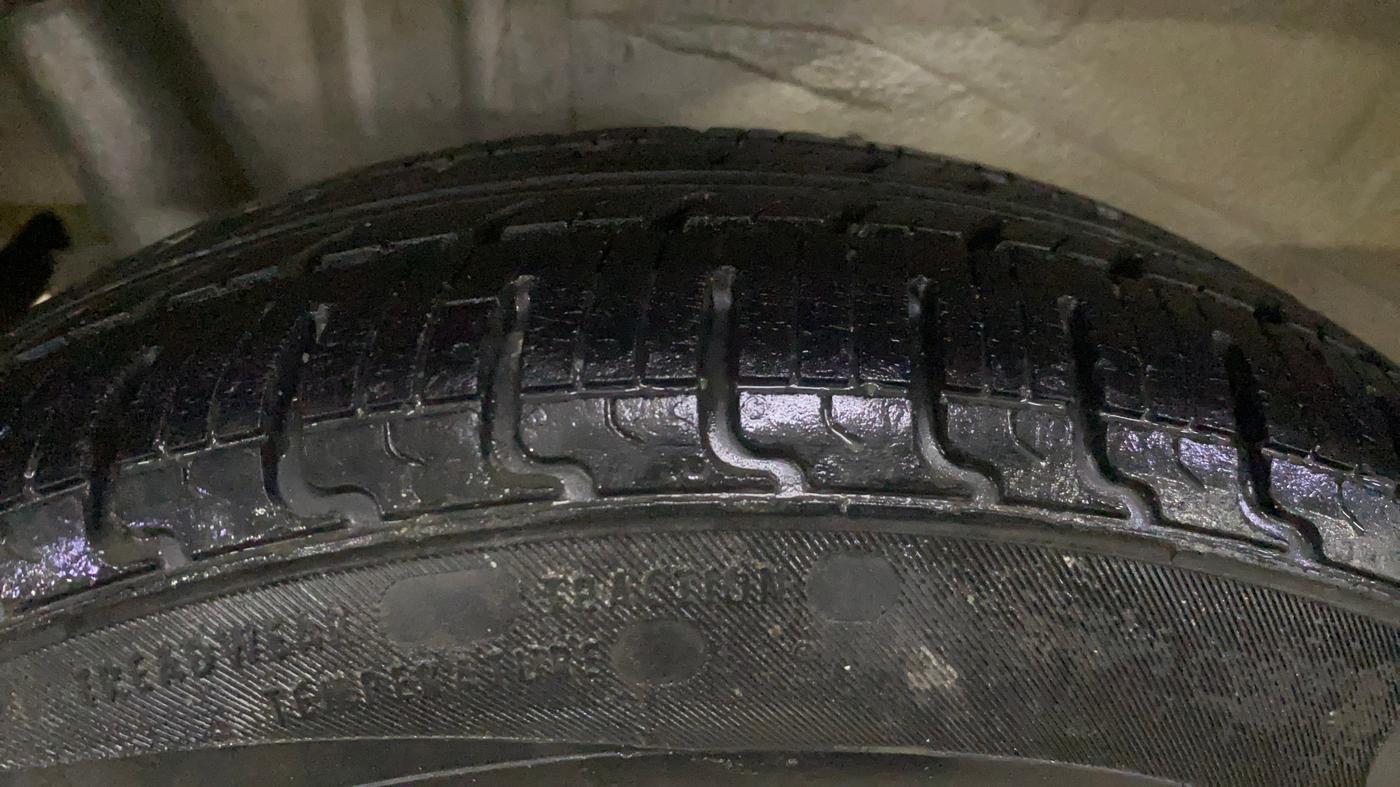 2015 Maruti Wagon R 1.0 VXI, Petrol, Manual, 75,076 km, Right Rear Tyre Tread