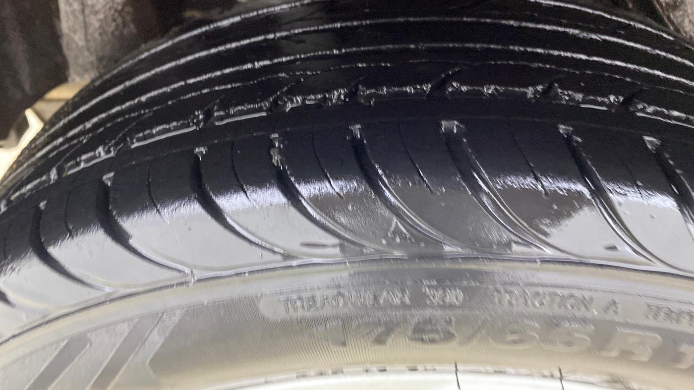 2015 Ford Figo Aspire TITANIUM 1.5 PETROL AT, Petrol, Automatic, 92,467 km, Right Rear Tyre Tread