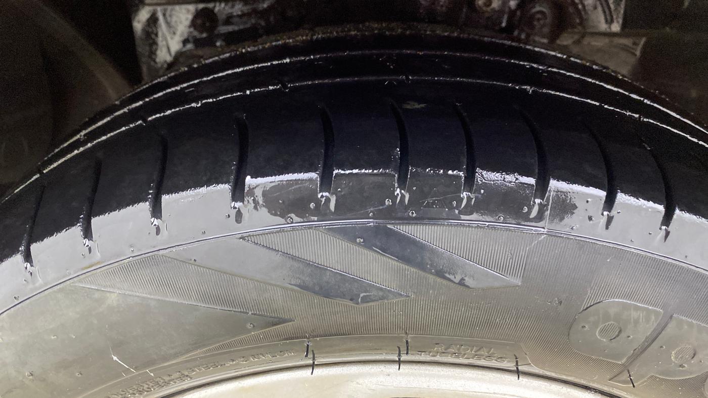 2015 Ford Figo Aspire TITANIUM 1.5 PETROL AT, Petrol, Automatic, 92,467 km, Left Front Tyre Tread