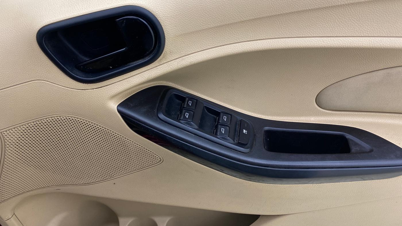 2015 Ford Figo Aspire TITANIUM 1.5 PETROL AT, Petrol, Automatic, 92,467 km, Driver Side Door Panels Control