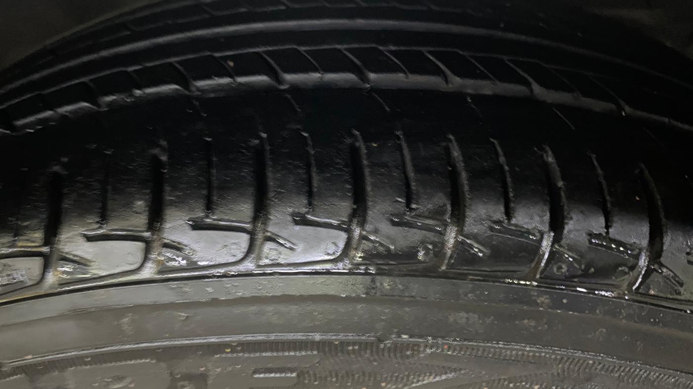2019 Hyundai Grand i10 SPORTZ 1.2 KAPPA VTVT, Petrol, Manual, 1,00,189 km, Right Front Tyre Tread