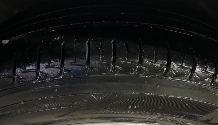 2019 Hyundai Grand i10 SPORTZ 1.2 KAPPA VTVT, Petrol, Manual, 1,00,189 km, Left Front Tyre Tread