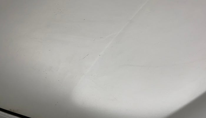 2019 Mahindra XUV300 W8 (O) 1.2 PETROL, Petrol, Manual, 75,927 km, Bonnet (hood) - Minor scratches