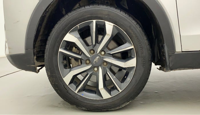 2019 Mahindra XUV300 W8 (O) 1.2 PETROL, Petrol, Manual, 75,927 km, Left Front Wheel