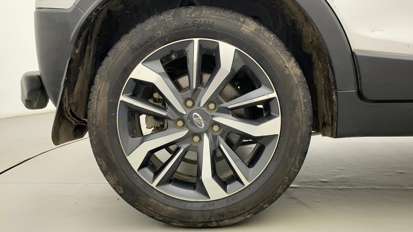 2019 Mahindra XUV300 W8 (O) 1.2 PETROL, Petrol, Manual, 75,927 km, Right Rear Wheel