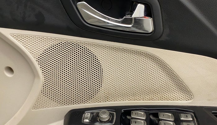 2019 Mahindra XUV300 W8 (O) 1.2 PETROL, Petrol, Manual, 75,927 km, Speaker