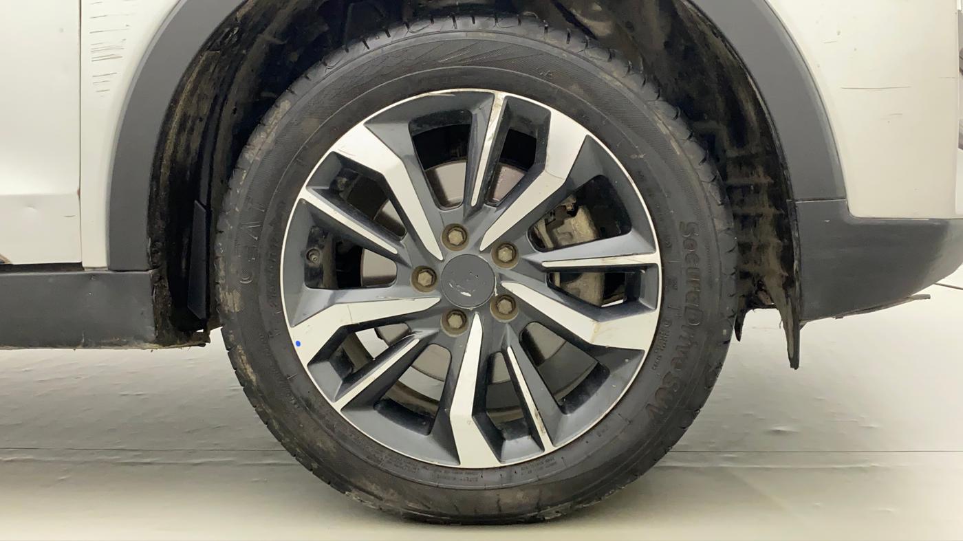 2019 Mahindra XUV300 W8 (O) 1.2 PETROL, Petrol, Manual, 75,927 km, Right Front Wheel
