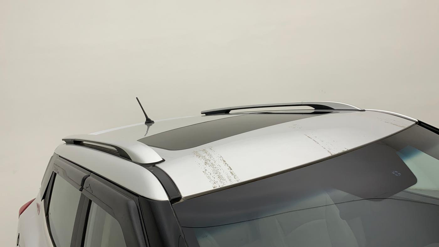2019 Mahindra XUV300 W8 (O) 1.2 PETROL, Petrol, Manual, 75,927 km, Roof
