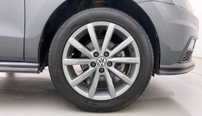 2020 Volkswagen Polo HIGHLINE PLUS 1.0, Petrol, Manual, 29,131 km, Right Front Wheel