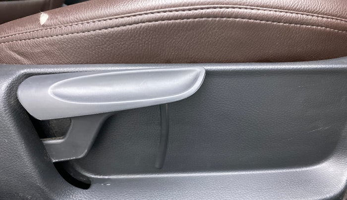2020 Volkswagen Polo HIGHLINE PLUS 1.0, Petrol, Manual, 29,131 km, Driver Side Adjustment Panel