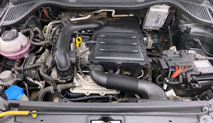 2020 Volkswagen Polo HIGHLINE PLUS 1.0, Petrol, Manual, 29,131 km, Open Bonet