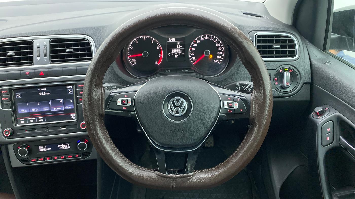2020 Volkswagen Polo HIGHLINE PLUS 1.0, Petrol, Manual, 29,131 km, Steering Wheel Close Up