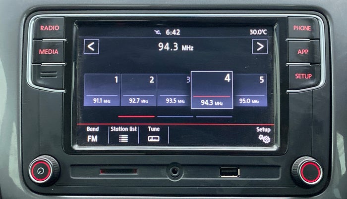 2020 Volkswagen Polo HIGHLINE PLUS 1.0, Petrol, Manual, 29,131 km, Infotainment System