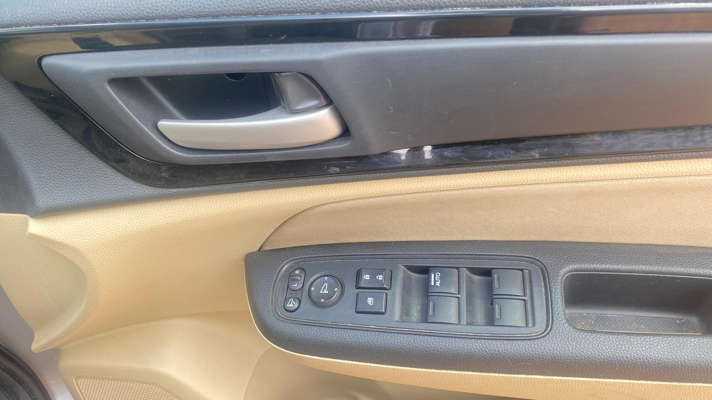 2020 Honda Amaze 1.2L I-VTEC S, Petrol, Manual, 37,017 km, Driver Side Door Panels Control